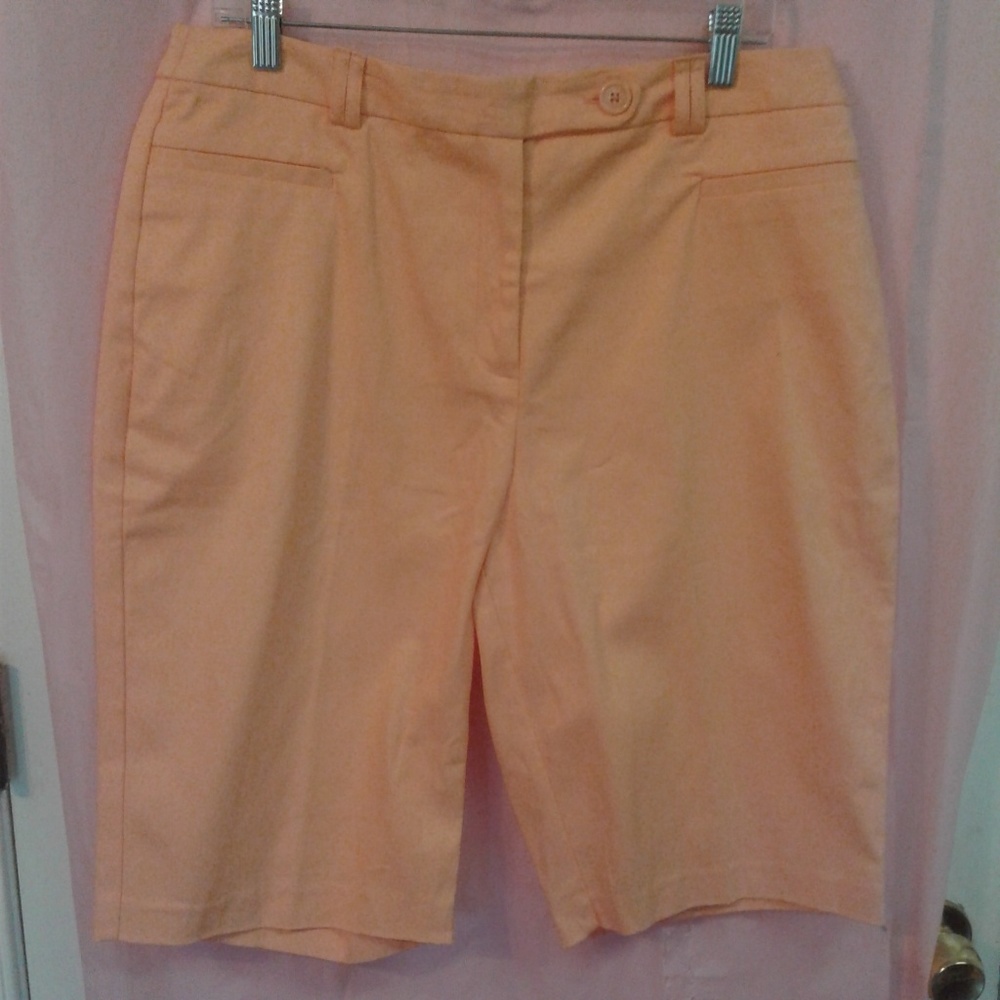 🌺 Counterparts Salmon/Coral Bermuda Shorts 🌺